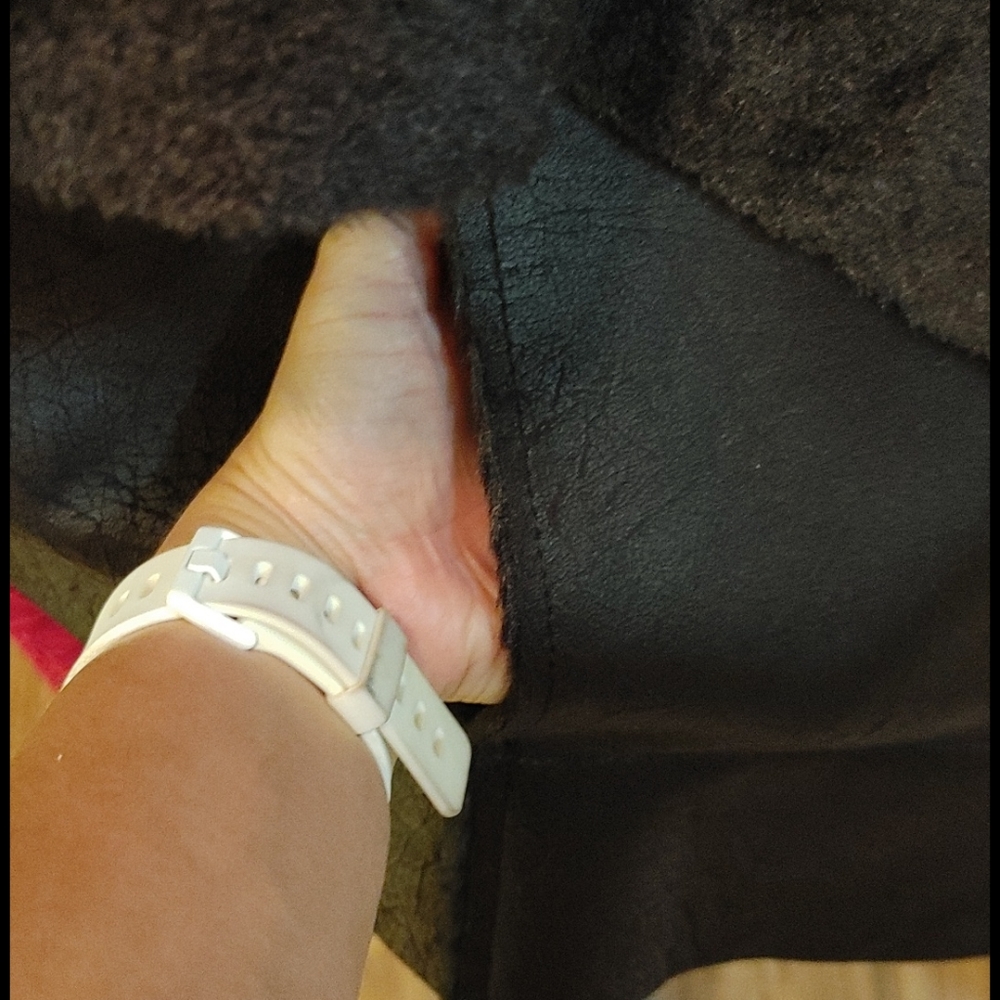 Non Leather Faux fur vest - Picture 6 of 13